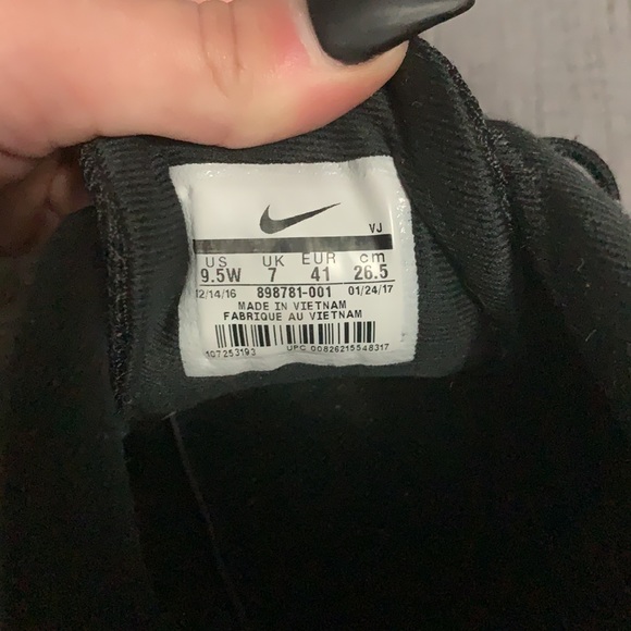 Nike running shoes - Picture 3 of 3